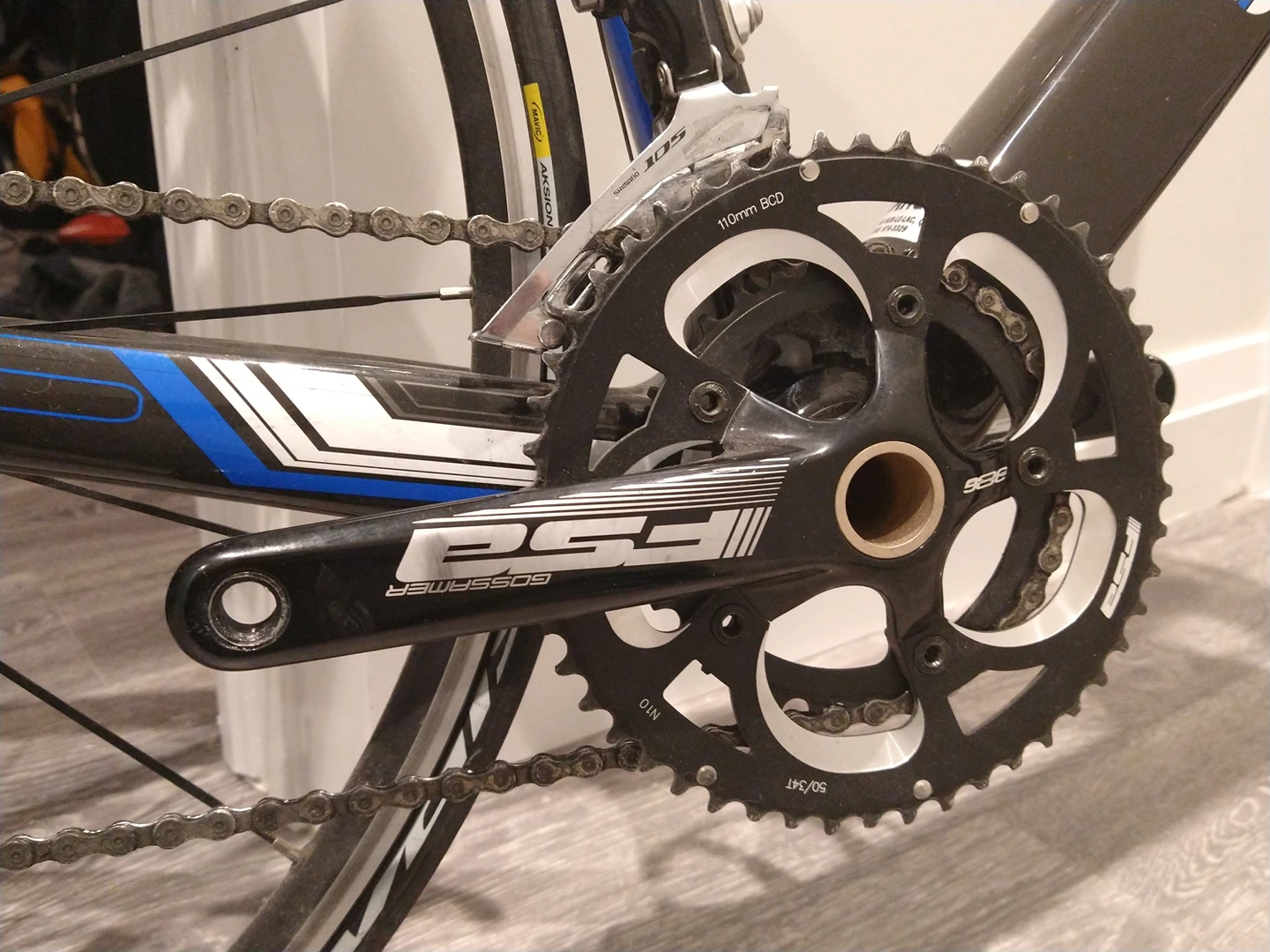 Opus Full Carbon 56" Frame Bicycle with Shimano 105 Groupset image indicator(6)