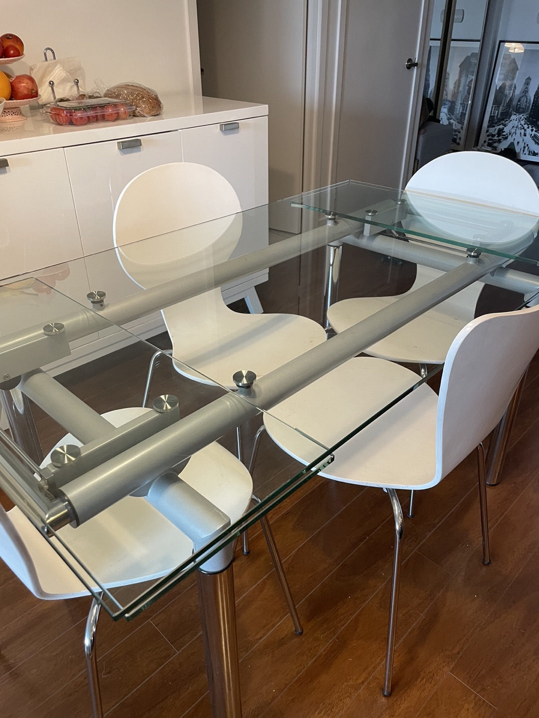 Europa Structube extended glass table