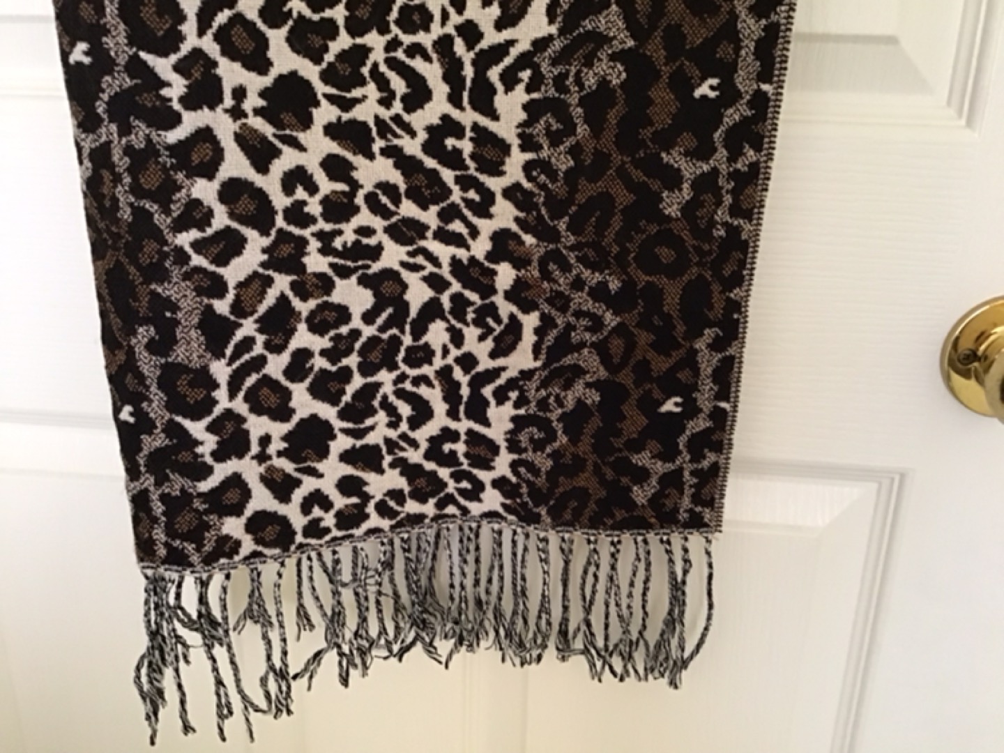 Leopard print Shawl image indicator(2)