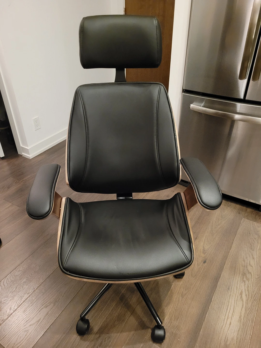 Structube Office Gaming Chair thumbnail