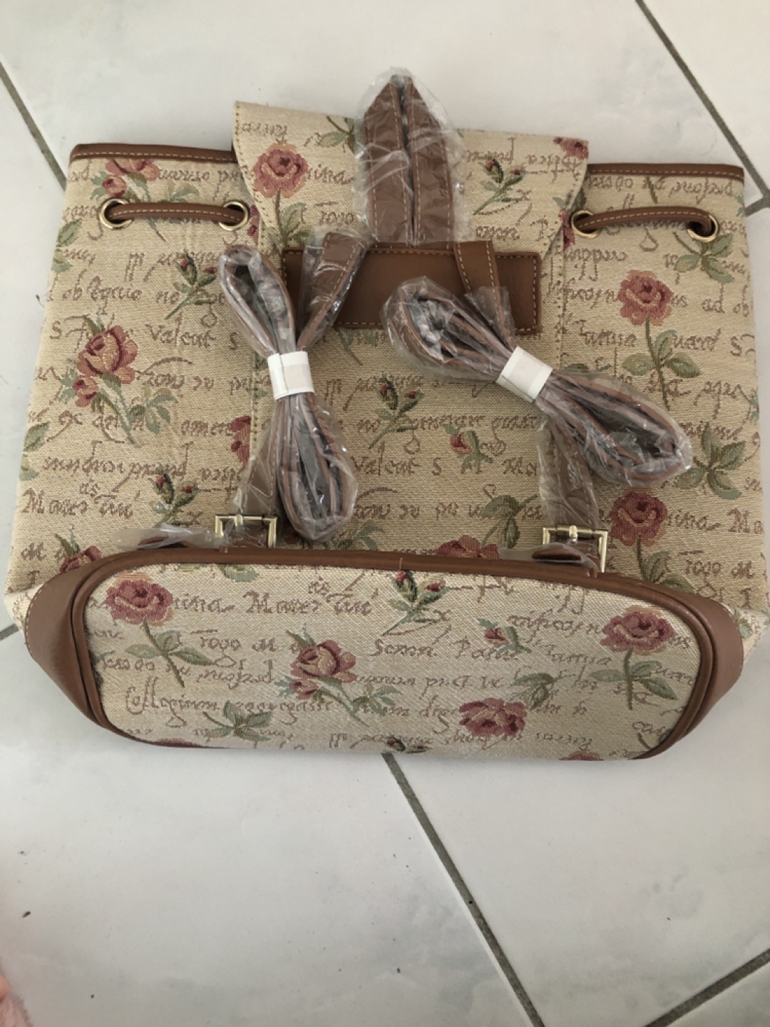 Backpack and large purse, unused 20$ each or best offer image indicator(2)