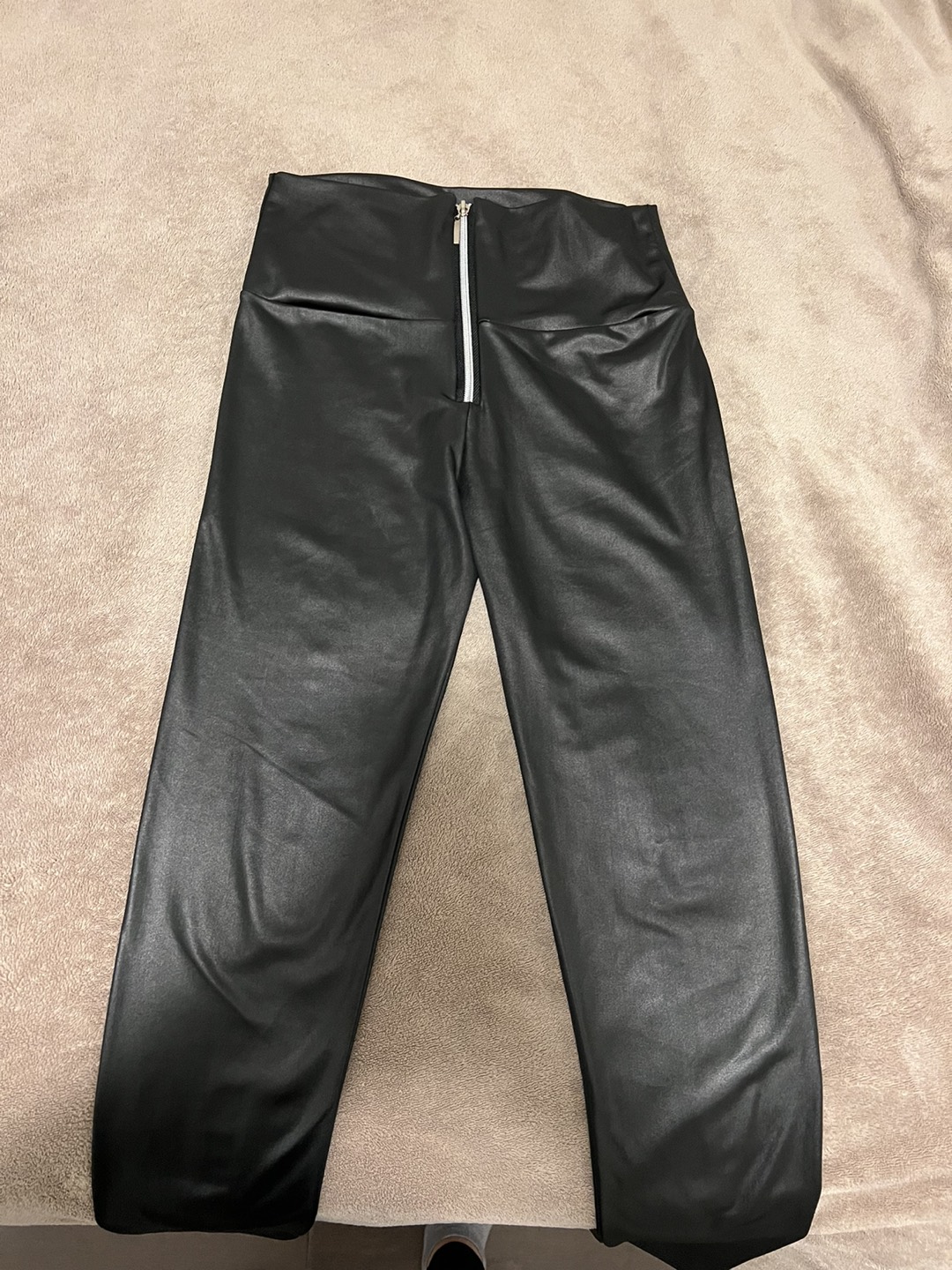 Leather leggings thumbnail