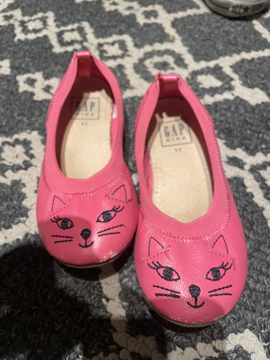 Kid shoes thumbnail