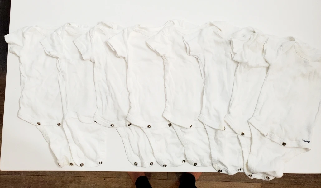 Baby clothes (Gerber 0-3 months onesies)