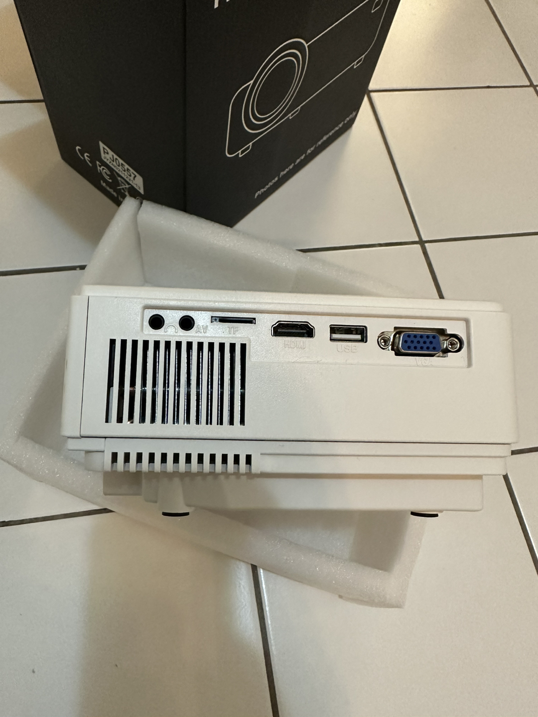 Projector with 100'' Projector Screen 1080P Full HD and WIFI - photo 3