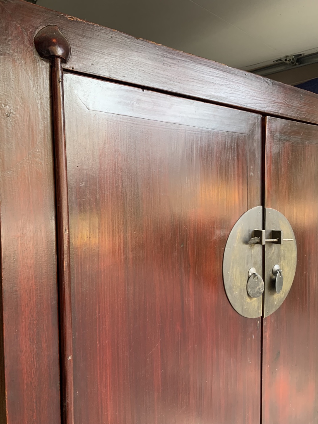 Beautiful antique Tibetan wardrobe - photo 3
