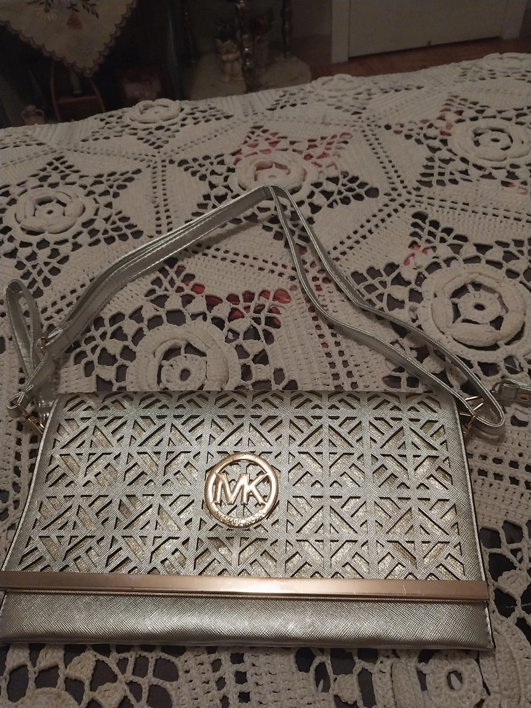 michael kors bag thumbnail