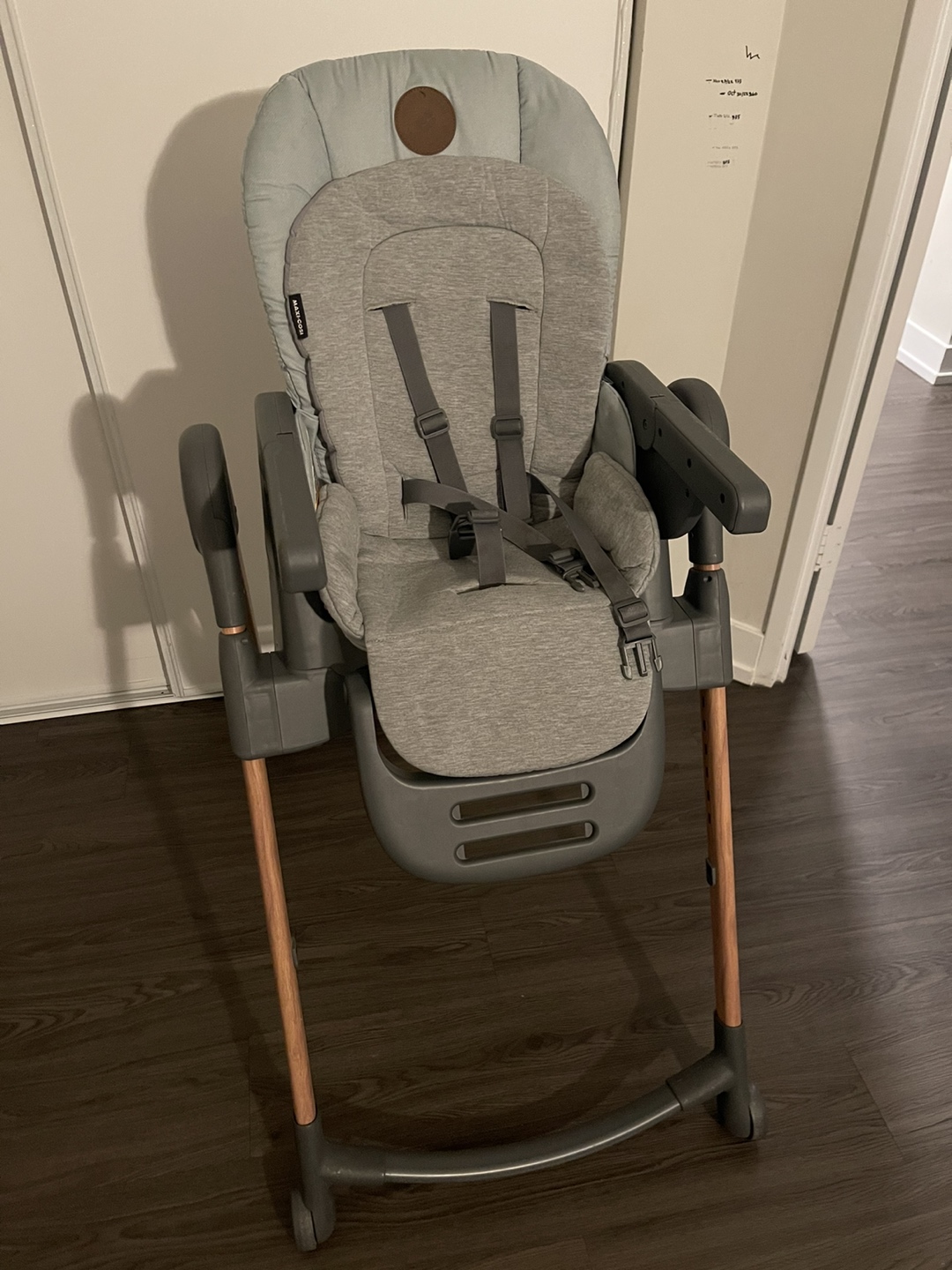 Like new maxi cosí high chair thumbnail