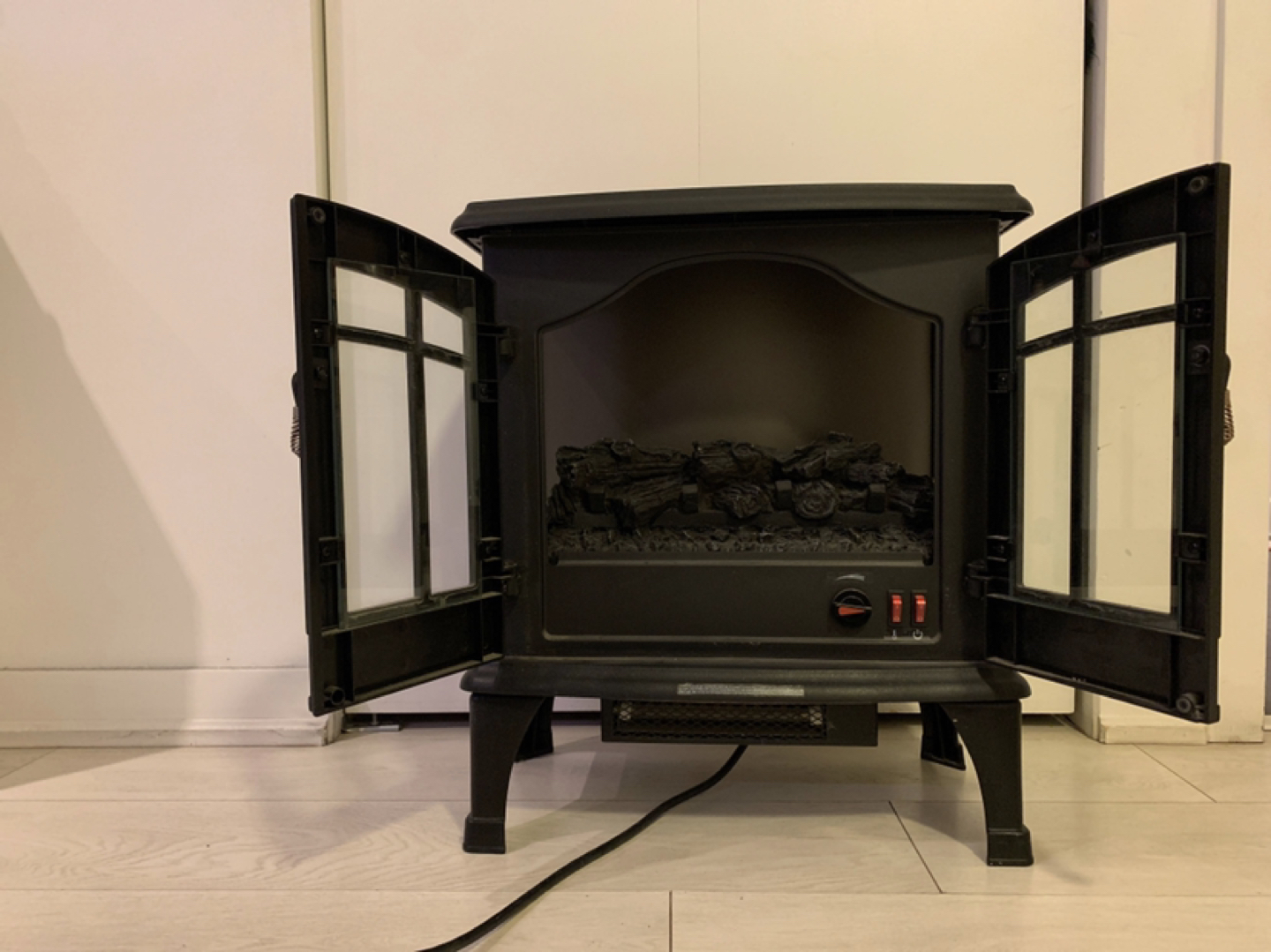 Indoor/Outdoor Portable Fireplace Space Heater image indicator(3)