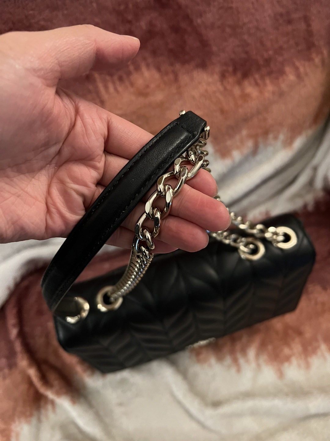 Authentic Kate spade - like new (used once) image indicator(3)