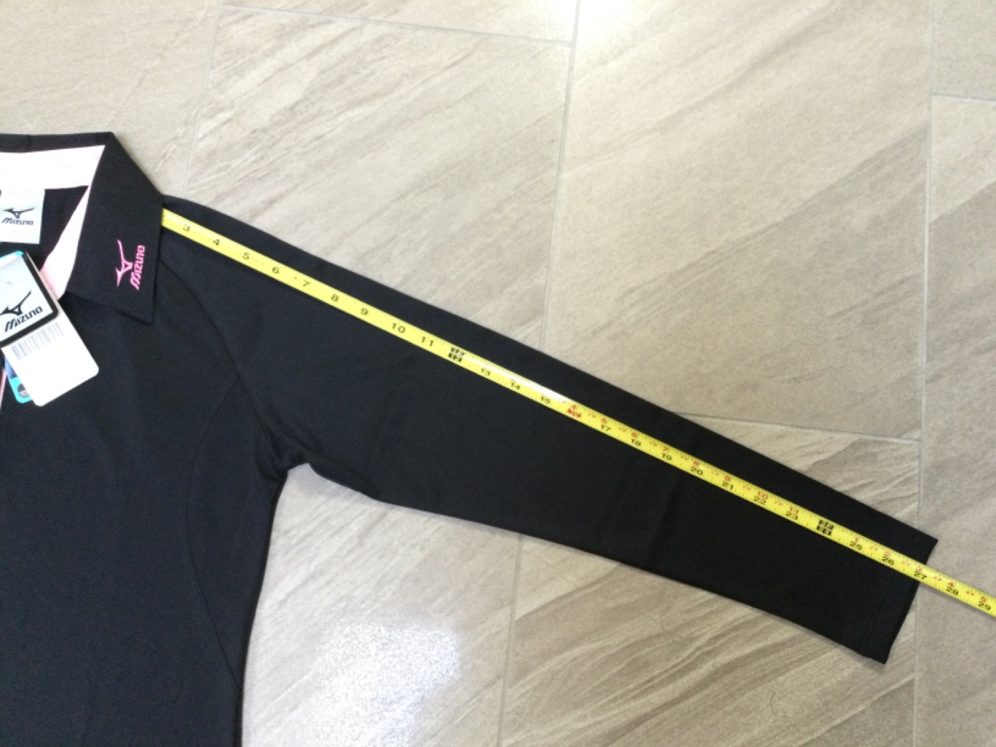 Mizuno women’s black quick dry long sleeves polo shirt NWT image indicator(7)