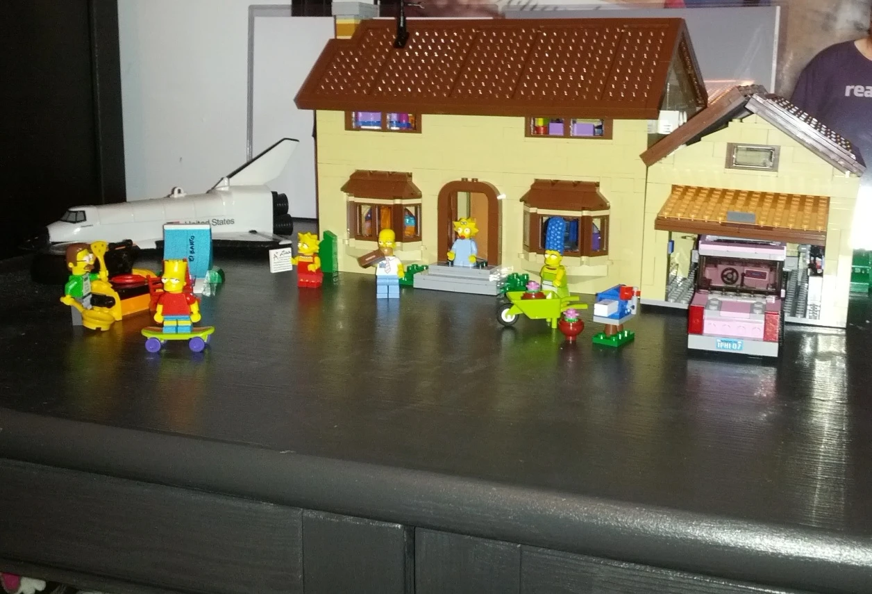 The Simpsons House Lego thumbnail