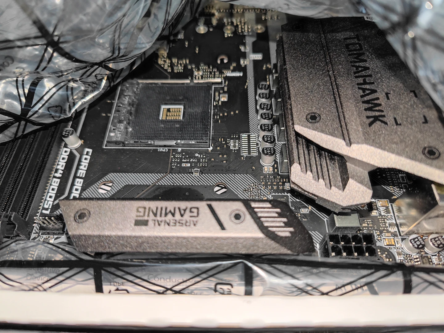 MSI B450 Tomahawk Motherboard - photo 3