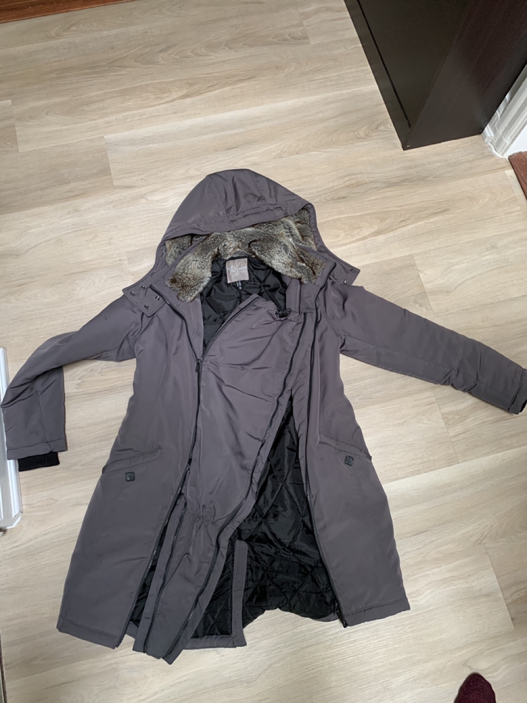Thyme Maternity and Postnatal winter jacket image indicator(2)