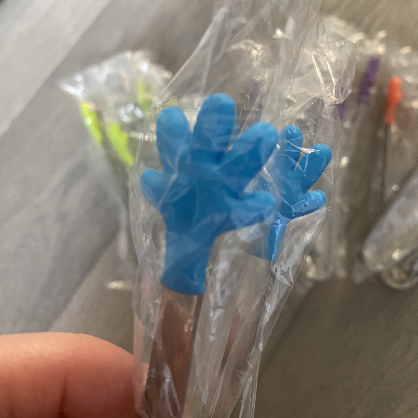 Chris W. Small Hand Shape Silicone Tongs (NEW) image indicator(3)