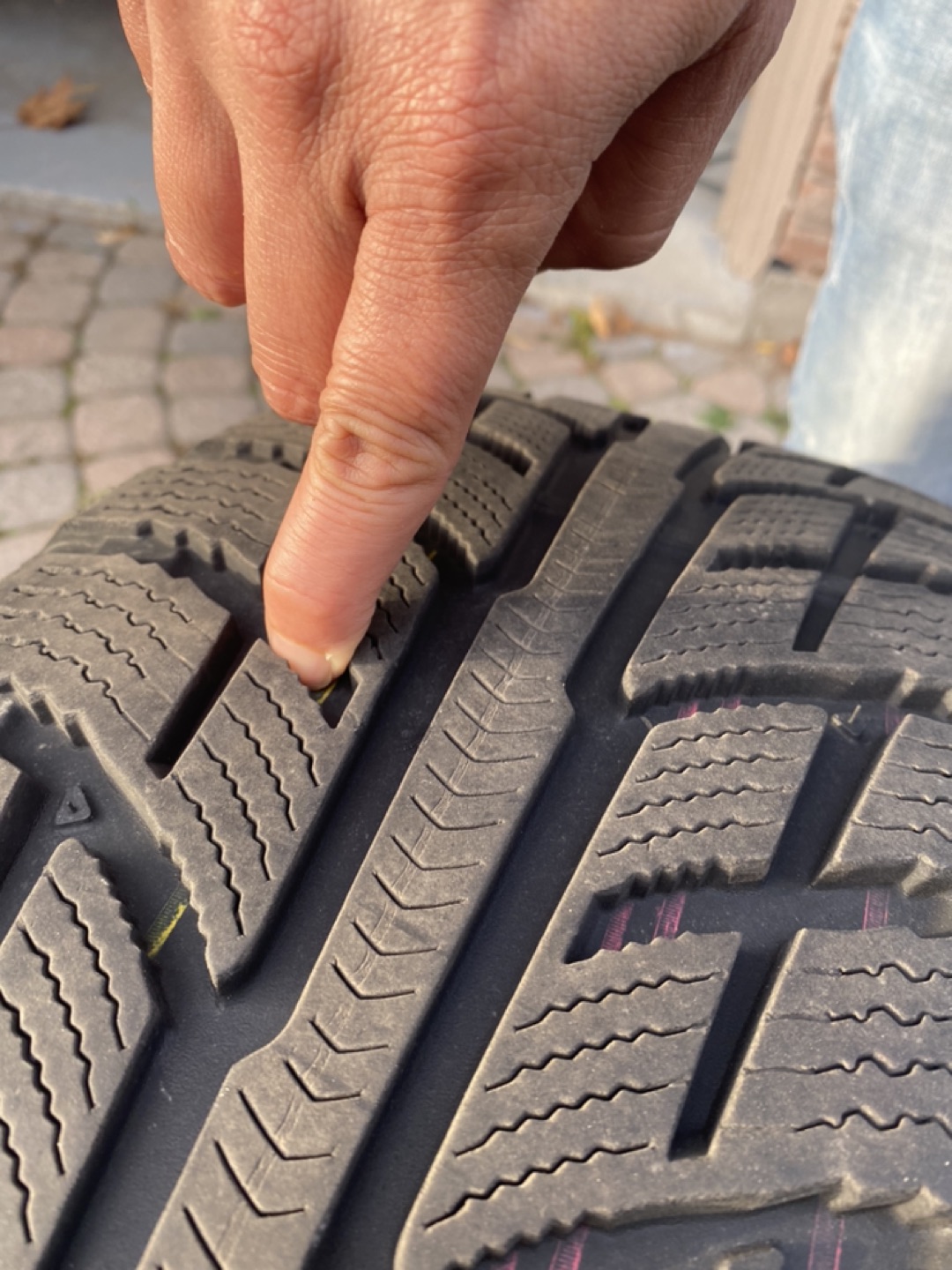 Winter tires off rim - photo 2