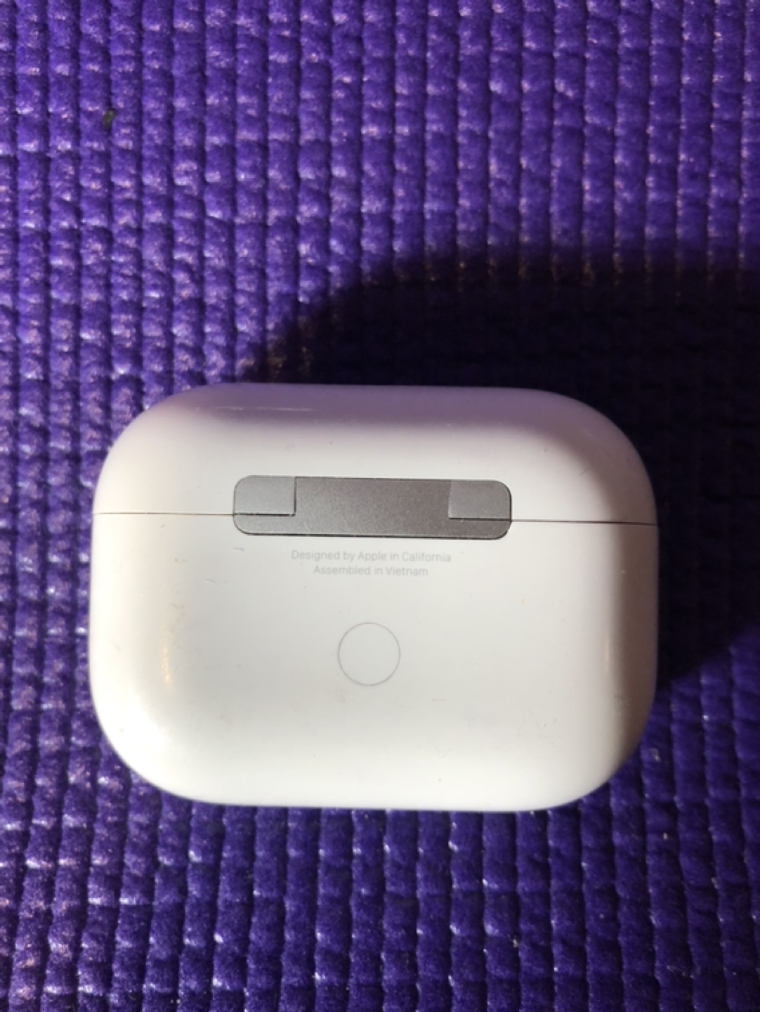 Apple AirPods Pro Wireless Charging Case A2084 - photo 3