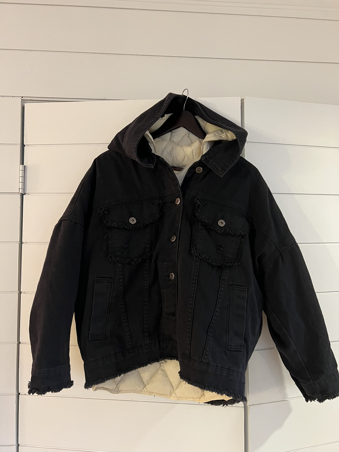Distressed denim coat with rabbit fur trim. Size M - photo 2