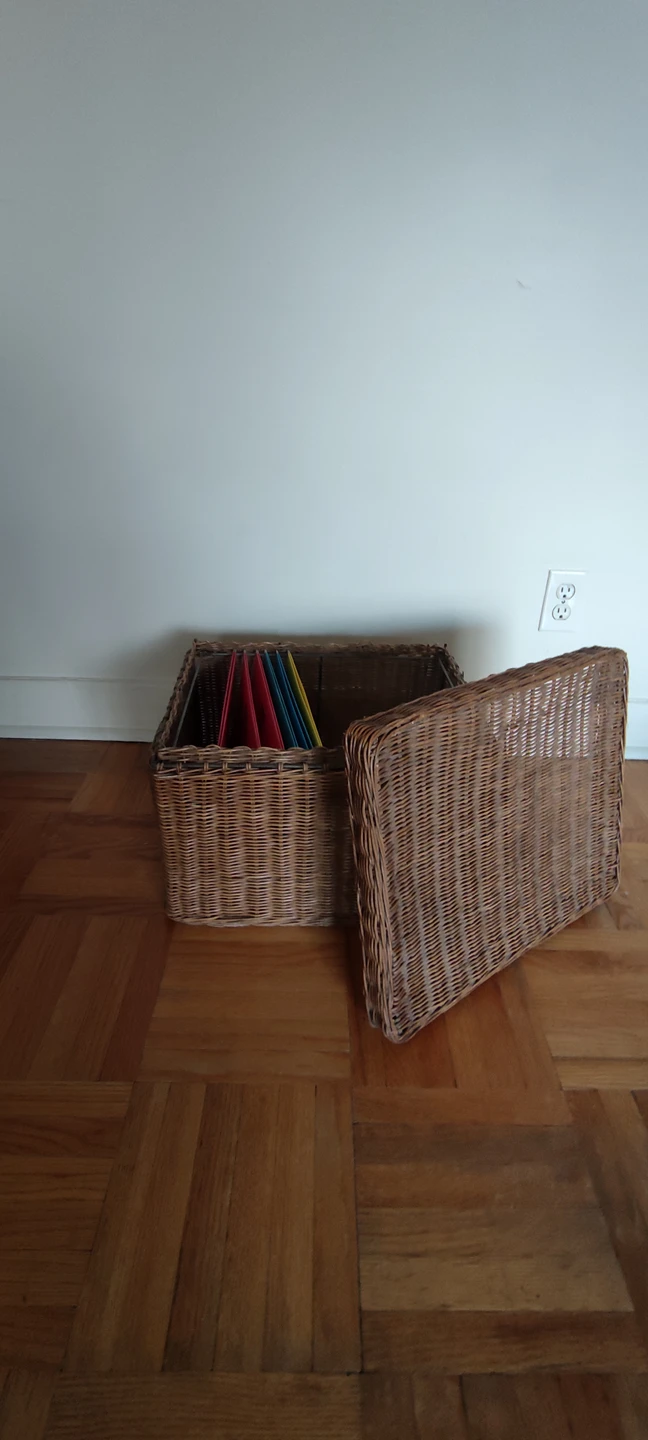 MUST BE PICKED UP ASAP!!! Big wicker filing box. thumbnail