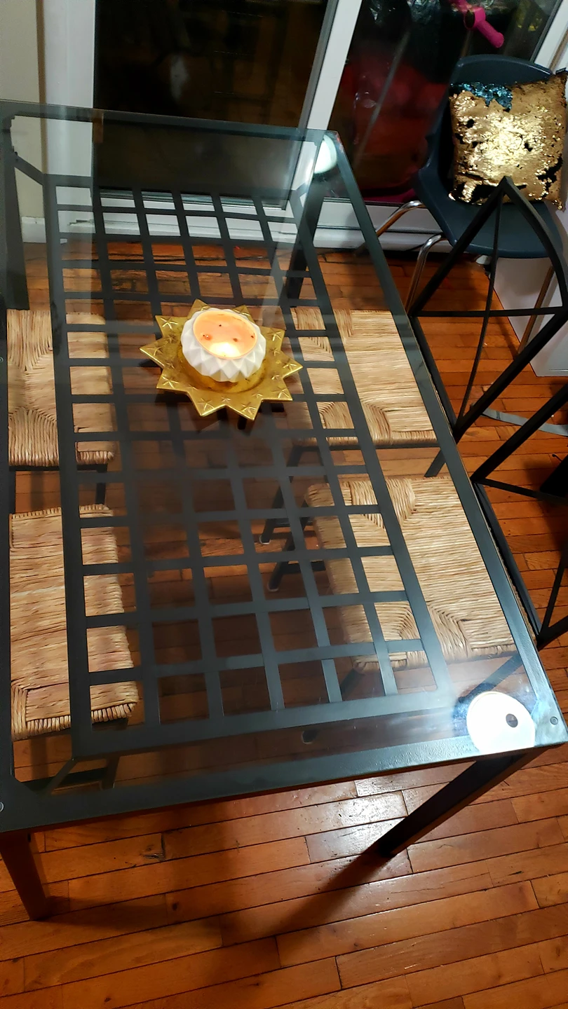 Glass Top Dining Table w/ 4 ratan seat - photo 5