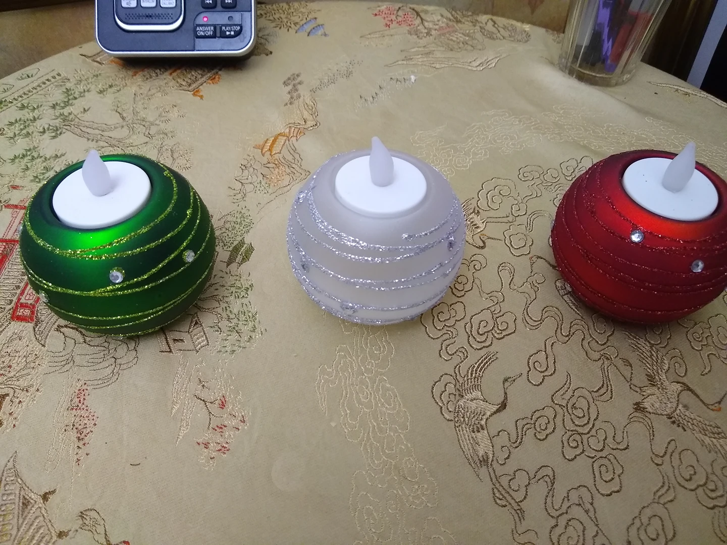 Christmas Ornaments image indicator(2)