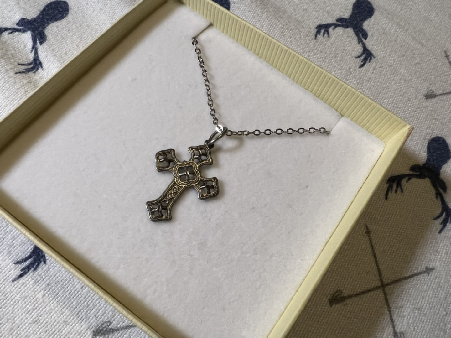 Vintage Style Cross Necklace Brand New image indicator(2)