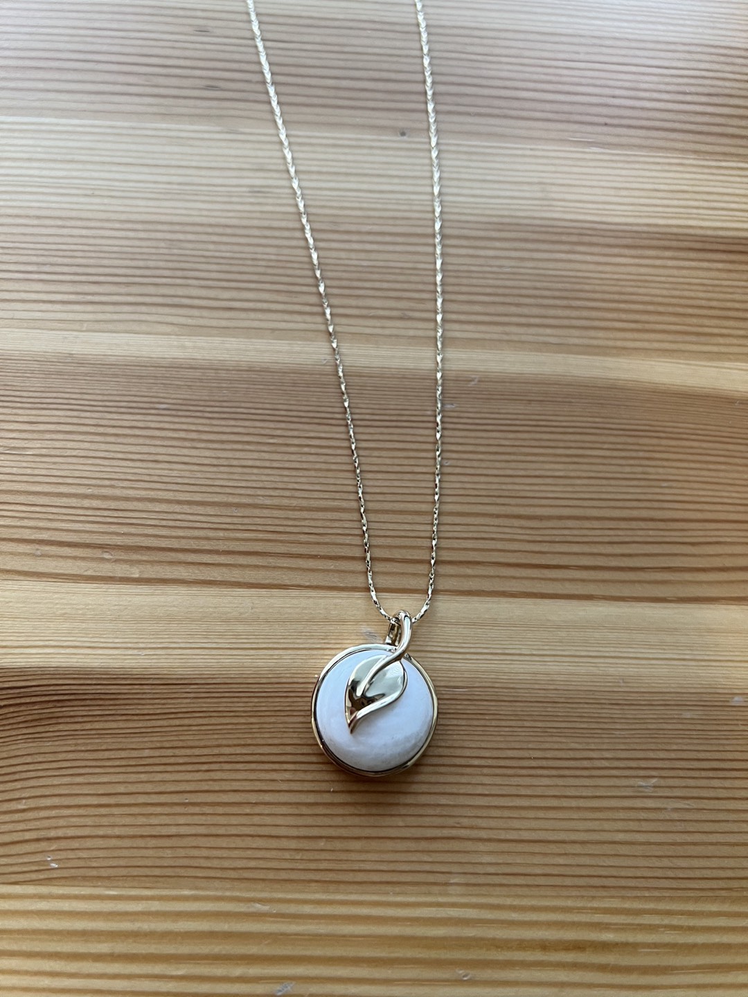 Elegant necklace