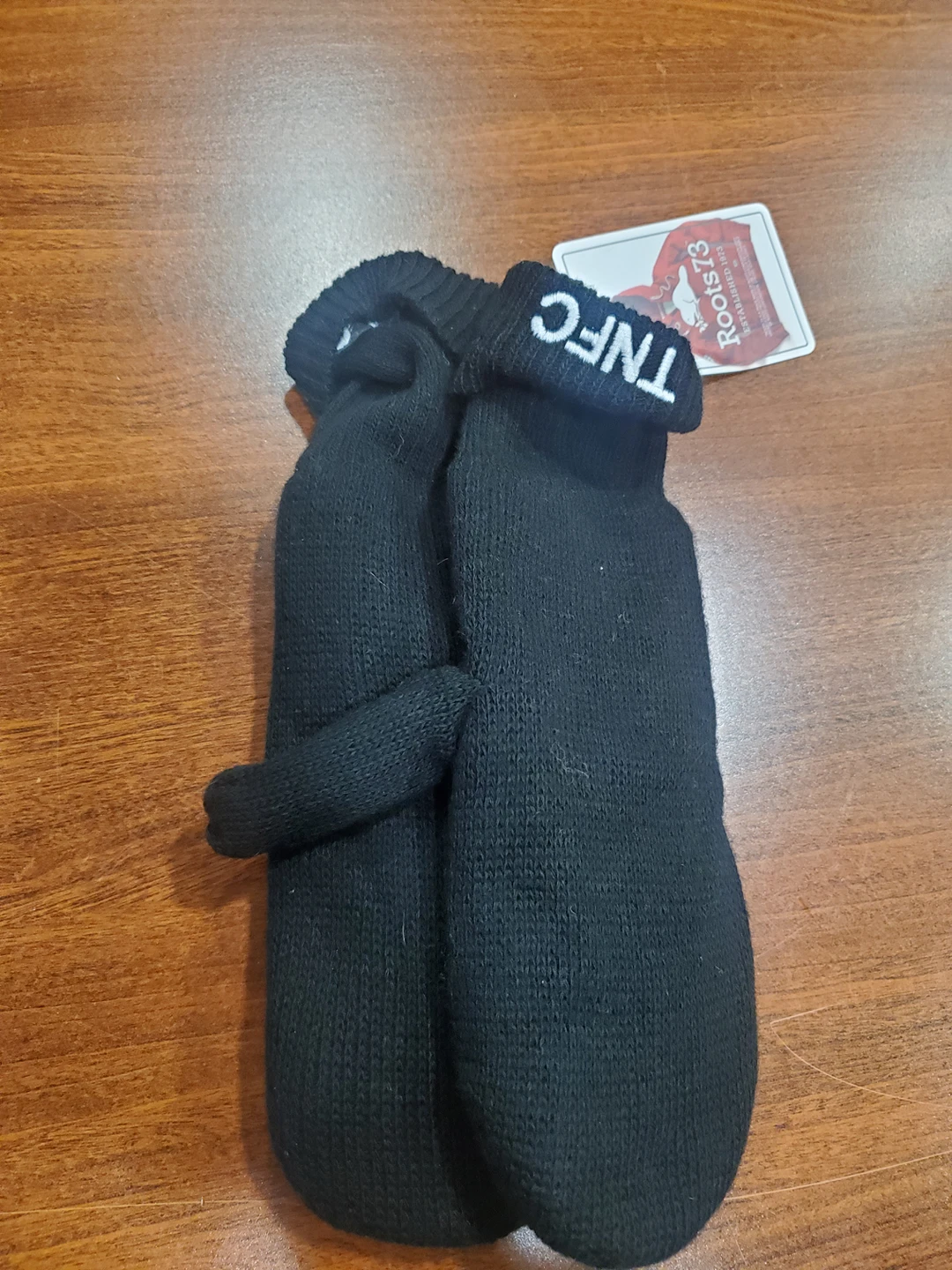 roots gloves with tag thumbnail