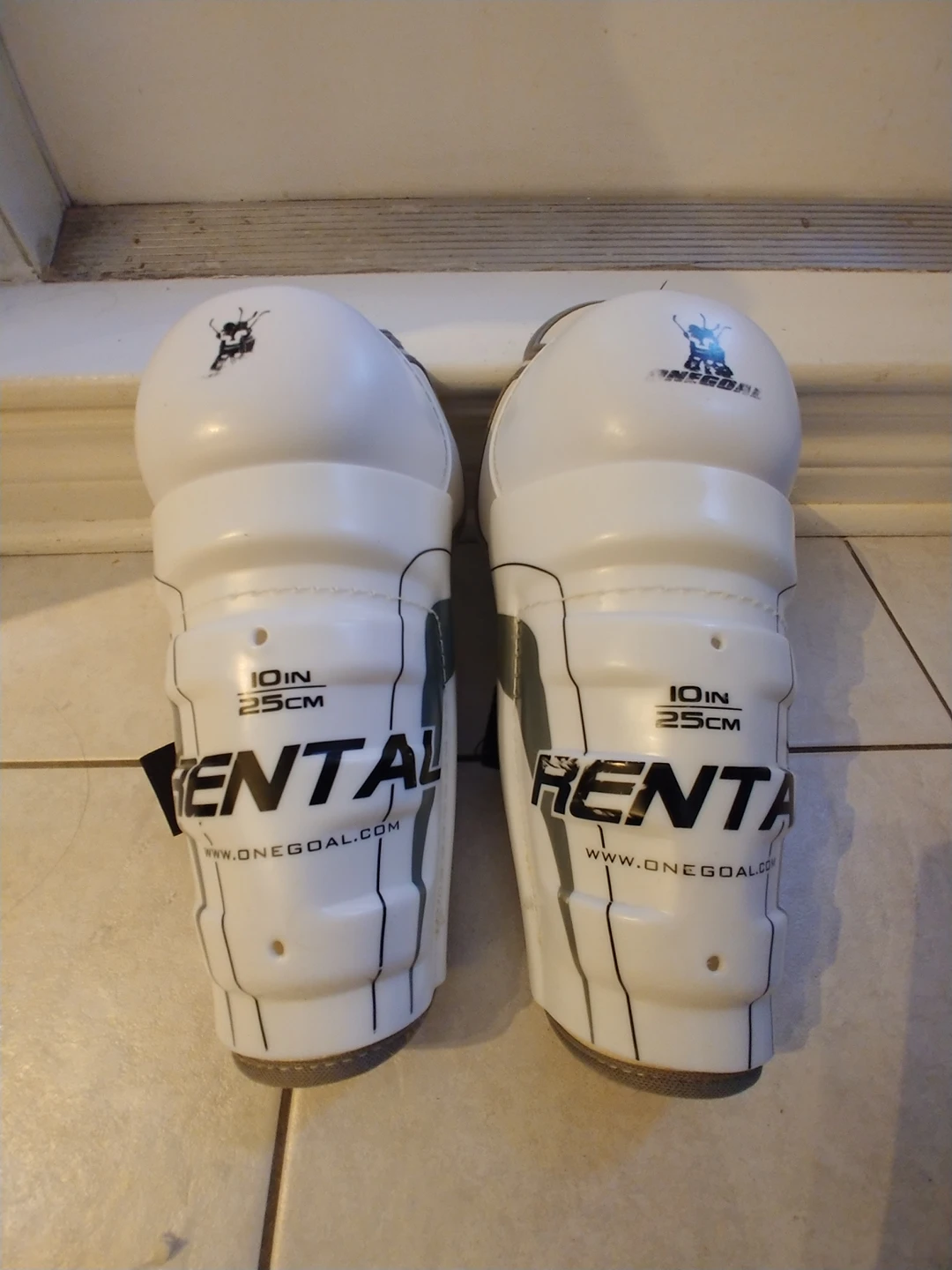 Hockey shin guards