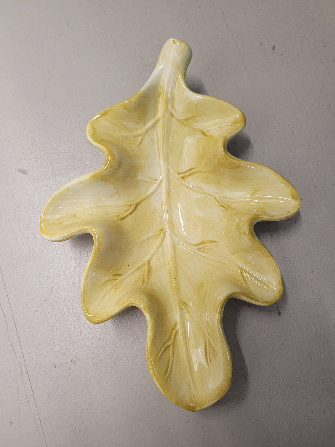 Decorative Leaf Dish thumbnail