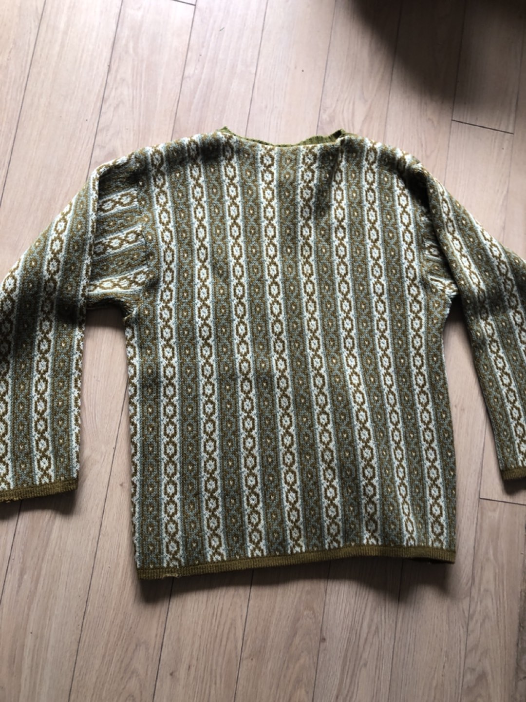 Vintage sweater, size M/L thumbnail