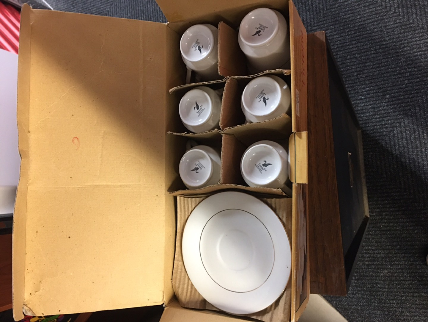 Fine China Cup & Saucer set for 6 - photo 2