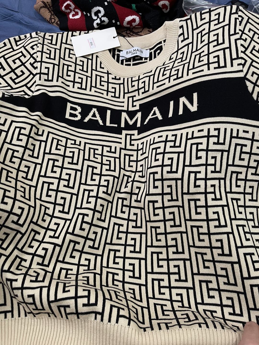 Ladies sweater