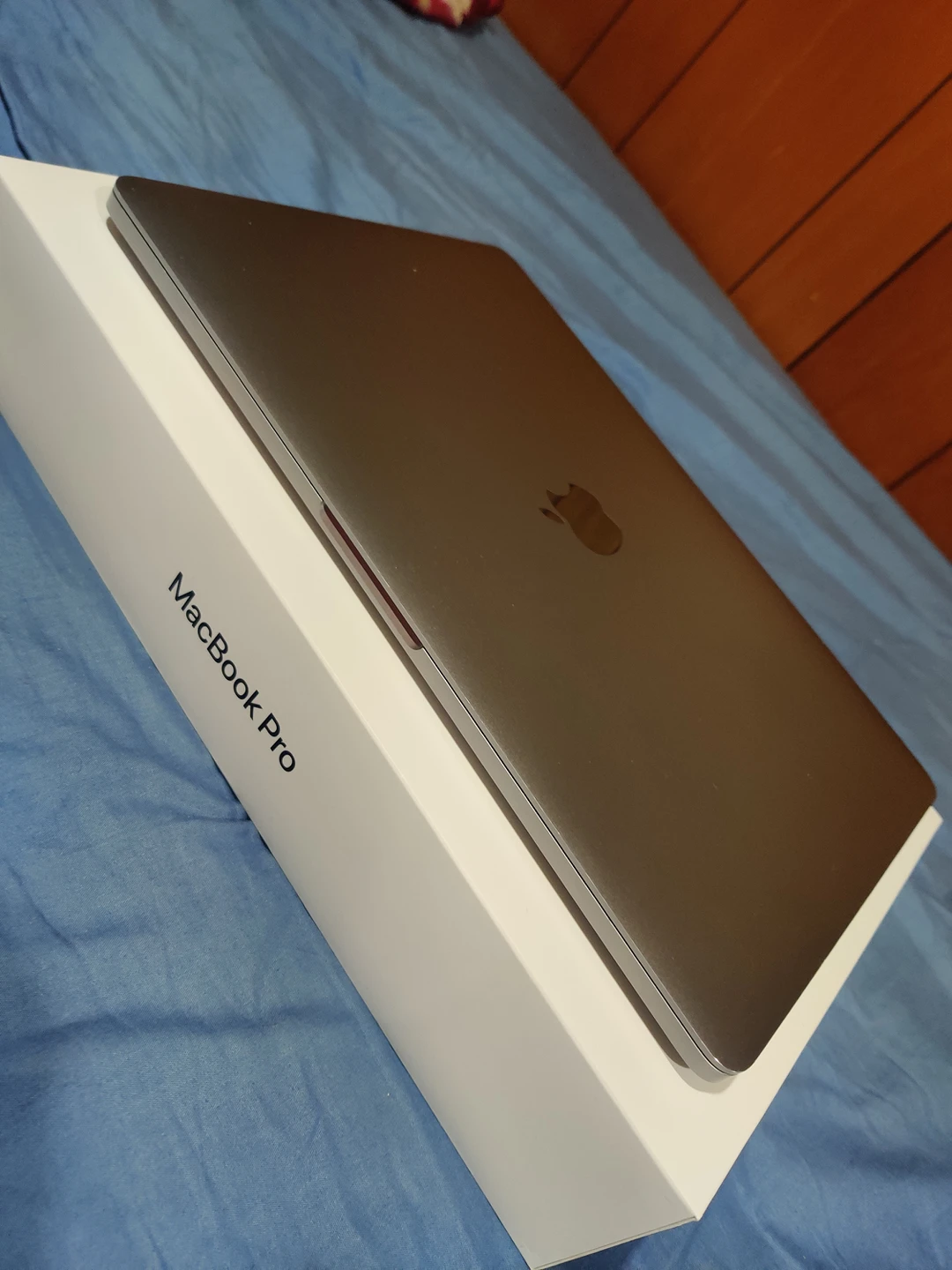 MacBook Pro 2020 thumbnail