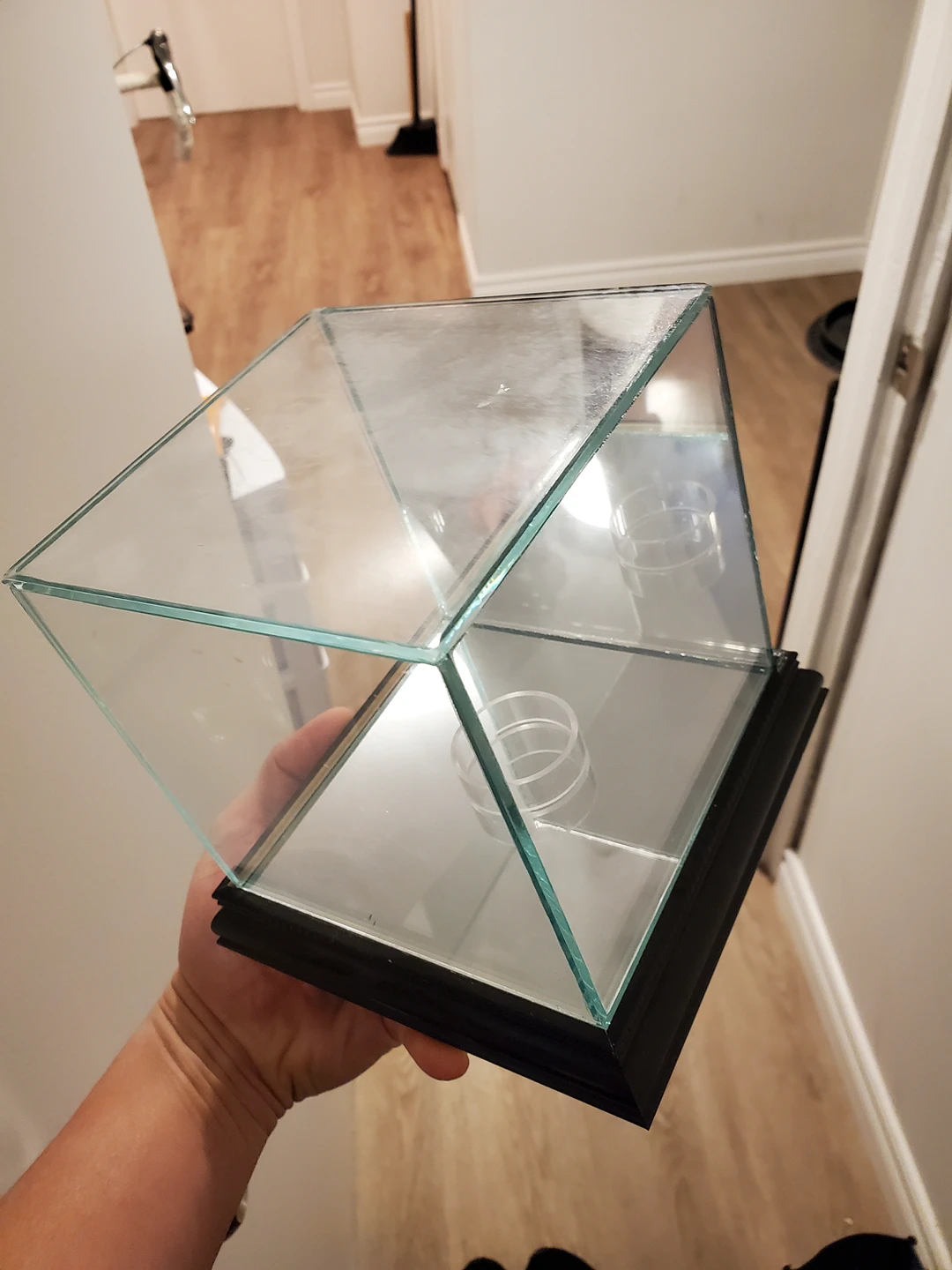 glass display case - photo 3