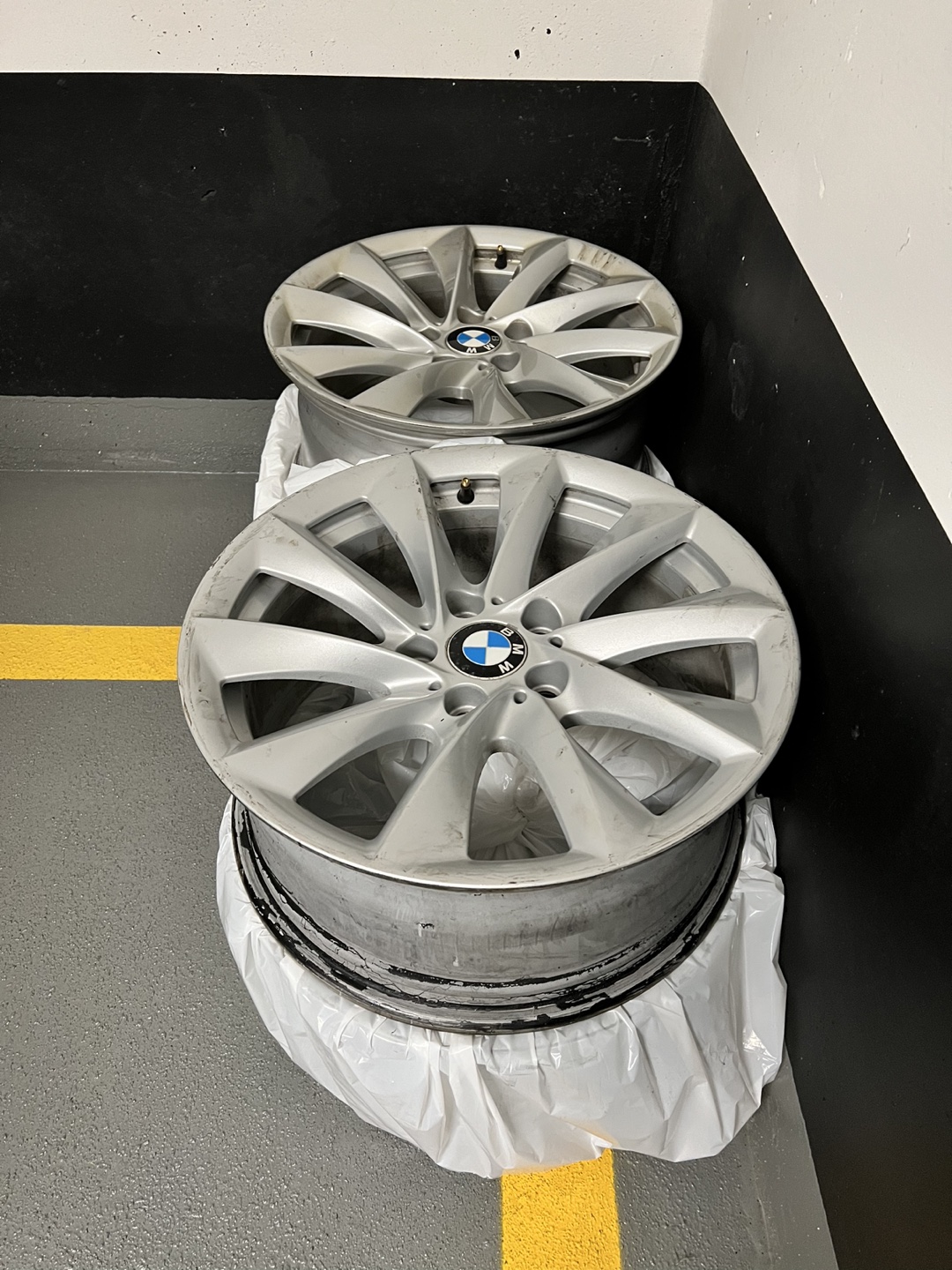 BMW 3 series 18” rims OEM - photo 2