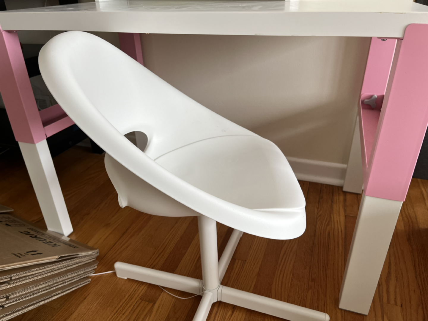 Ikea height adjustable kid’s desk and chair - photo 4