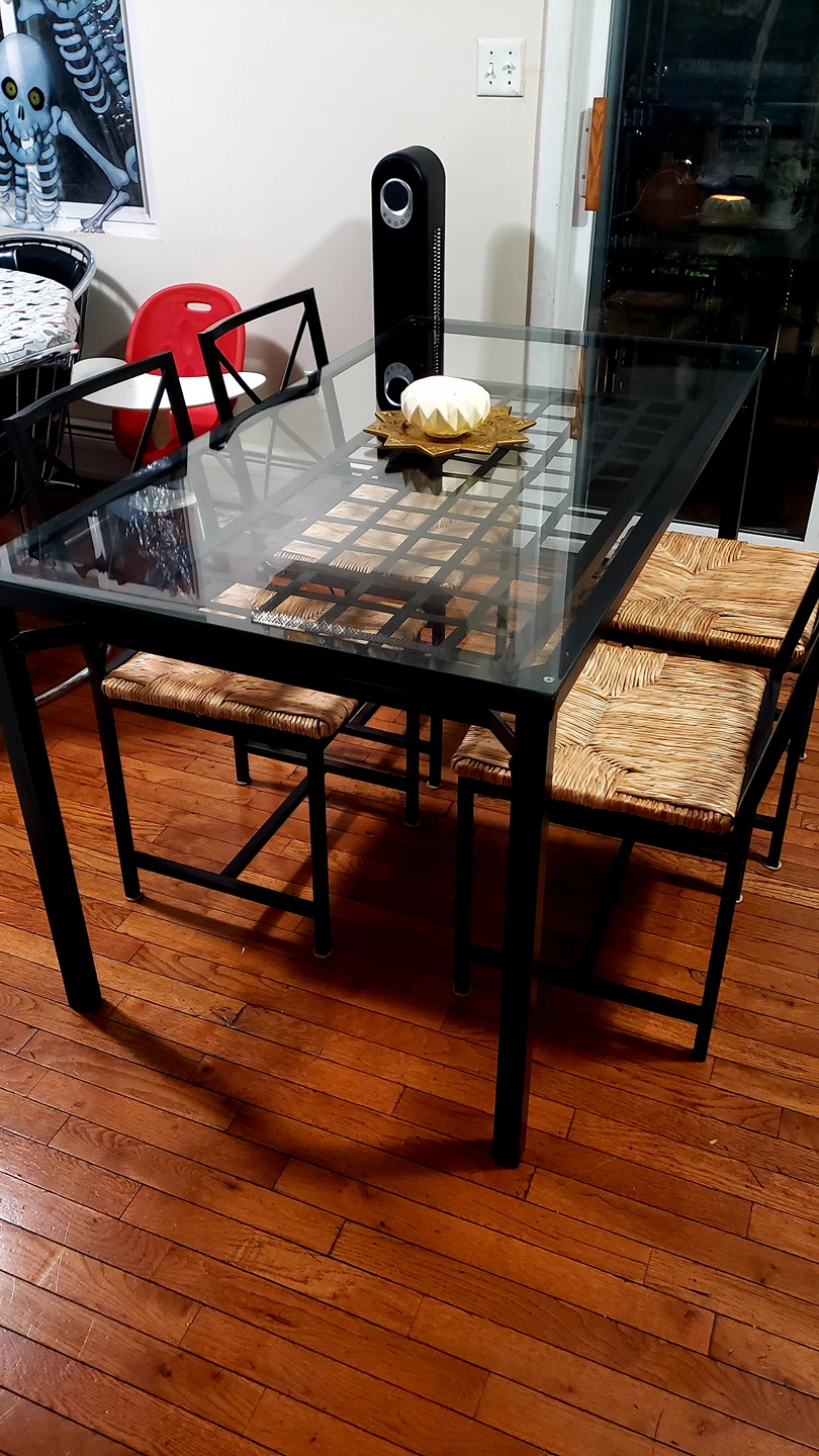 Glass Top Dining Table w/ 4 ratan seat