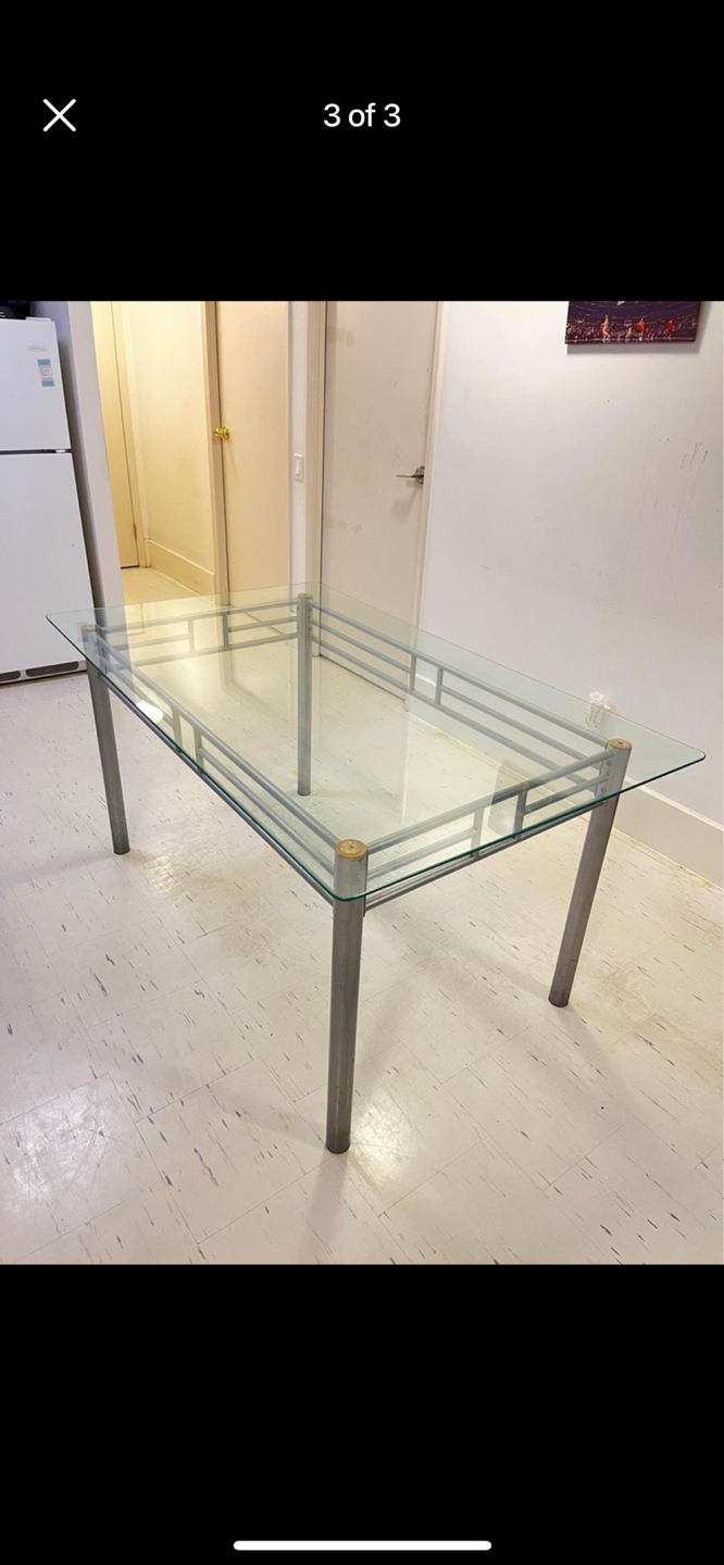 Glass dinning table