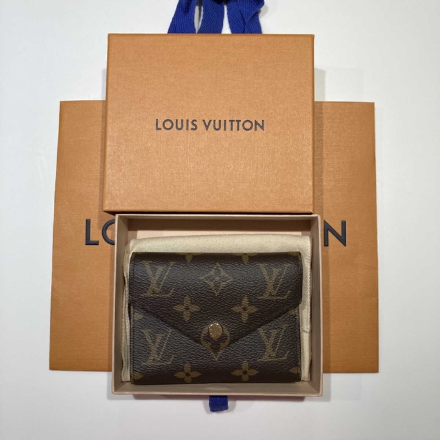 Authentic Victorine Wallet - photo 2