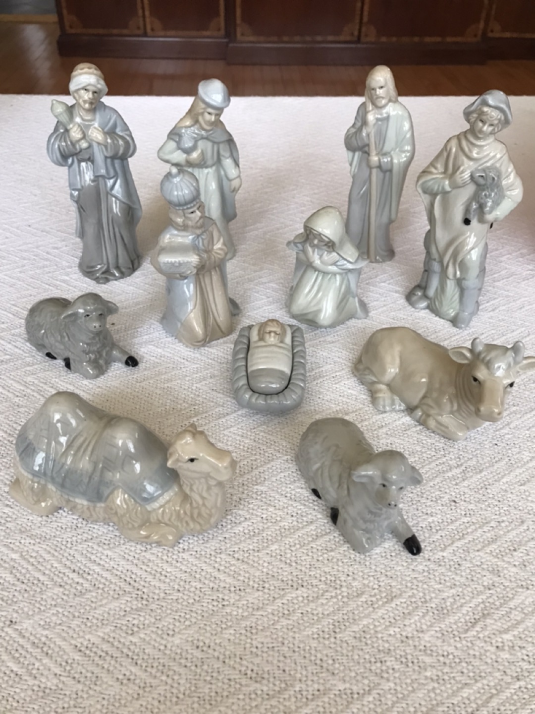 Vintage Christmas NATIVITY 12 Piece Porcelain SET thumbnail