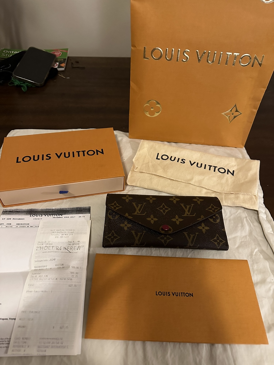 Louis Vuitton wallet thumbnail