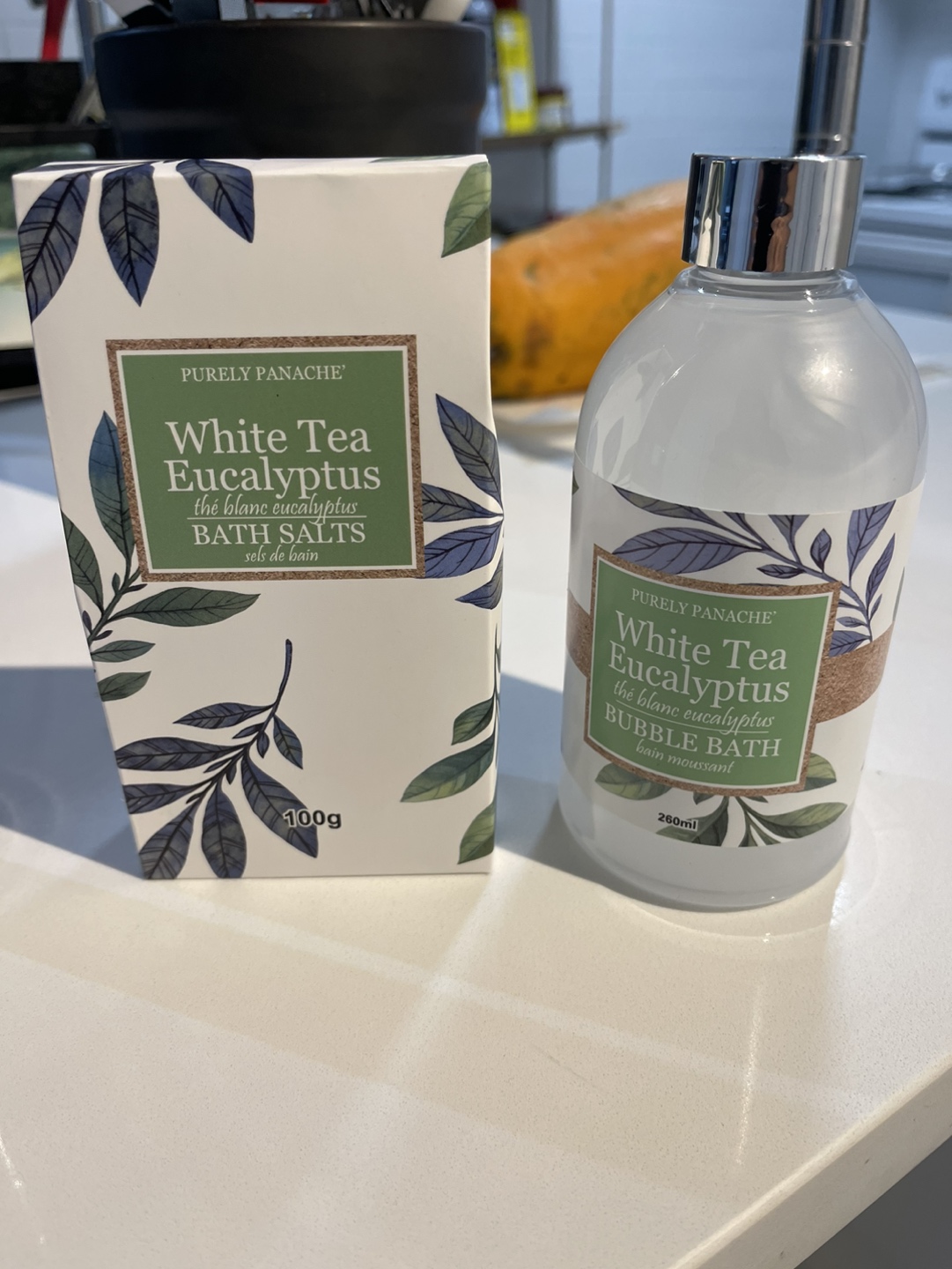 Bubble bath and bath salts