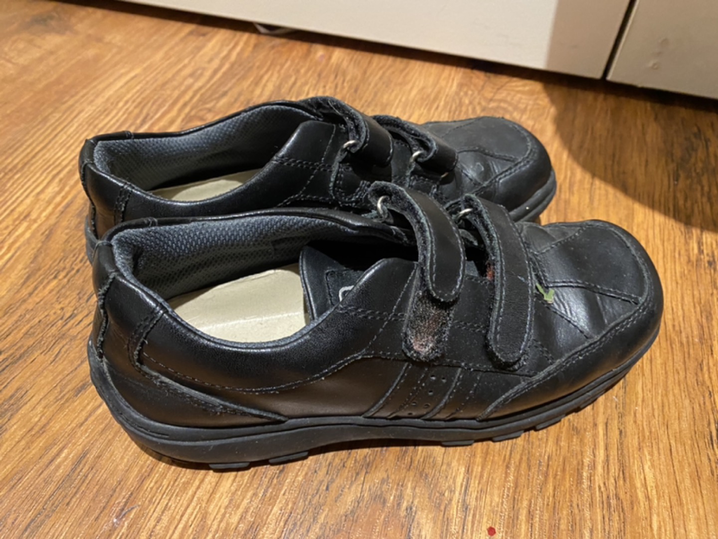 Boys Black Kenneth Cole Reaction shoes size 3 image indicator(2)