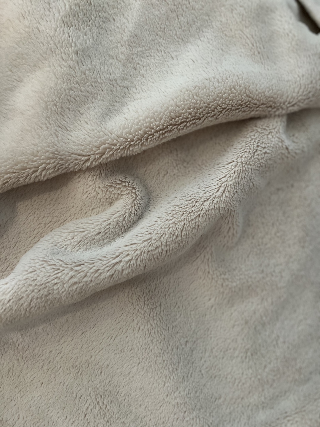 Soft faux fur throw blanket (124 x 148 cm) - photo 4