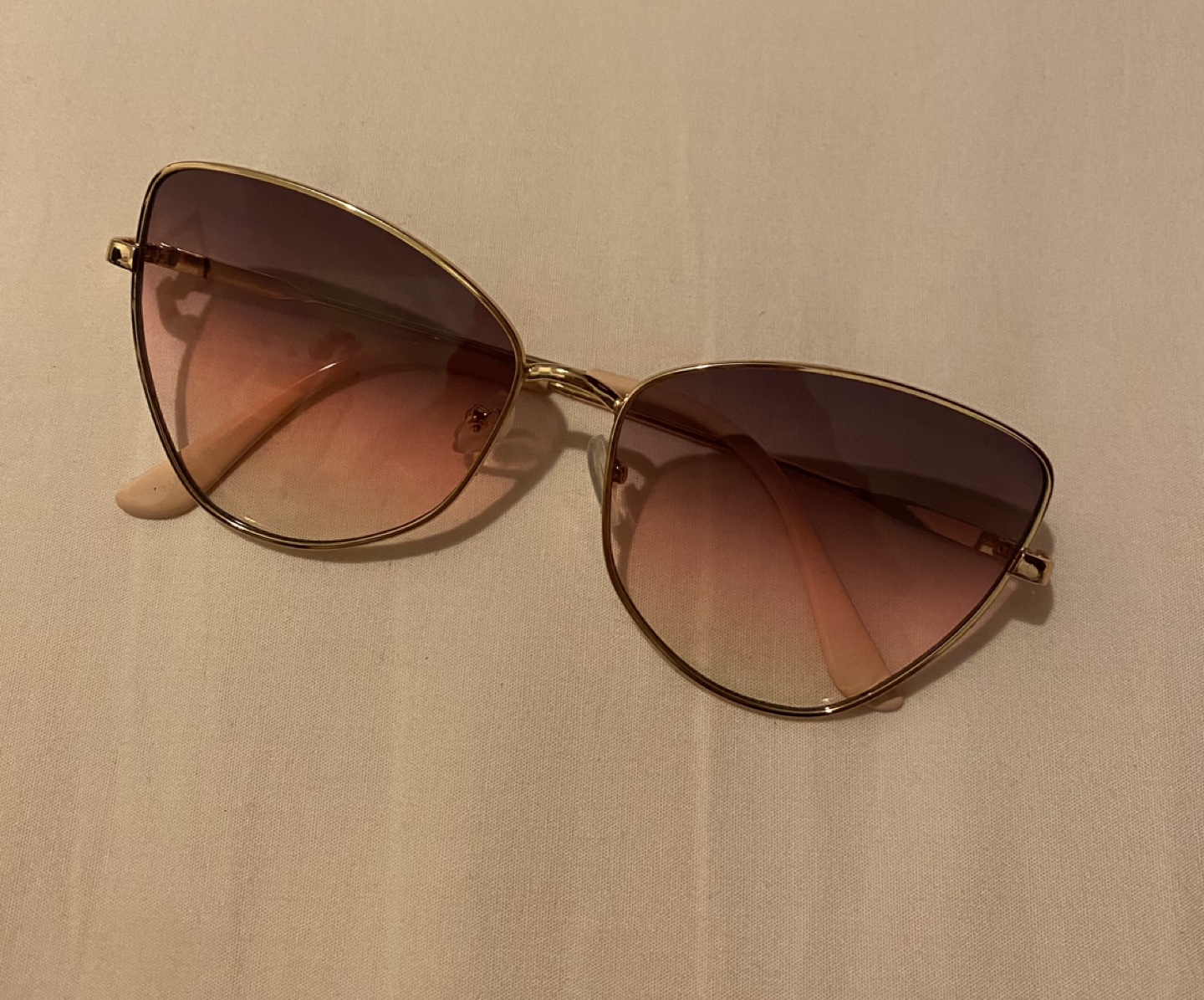 Cat eye sunglasses thumbnail