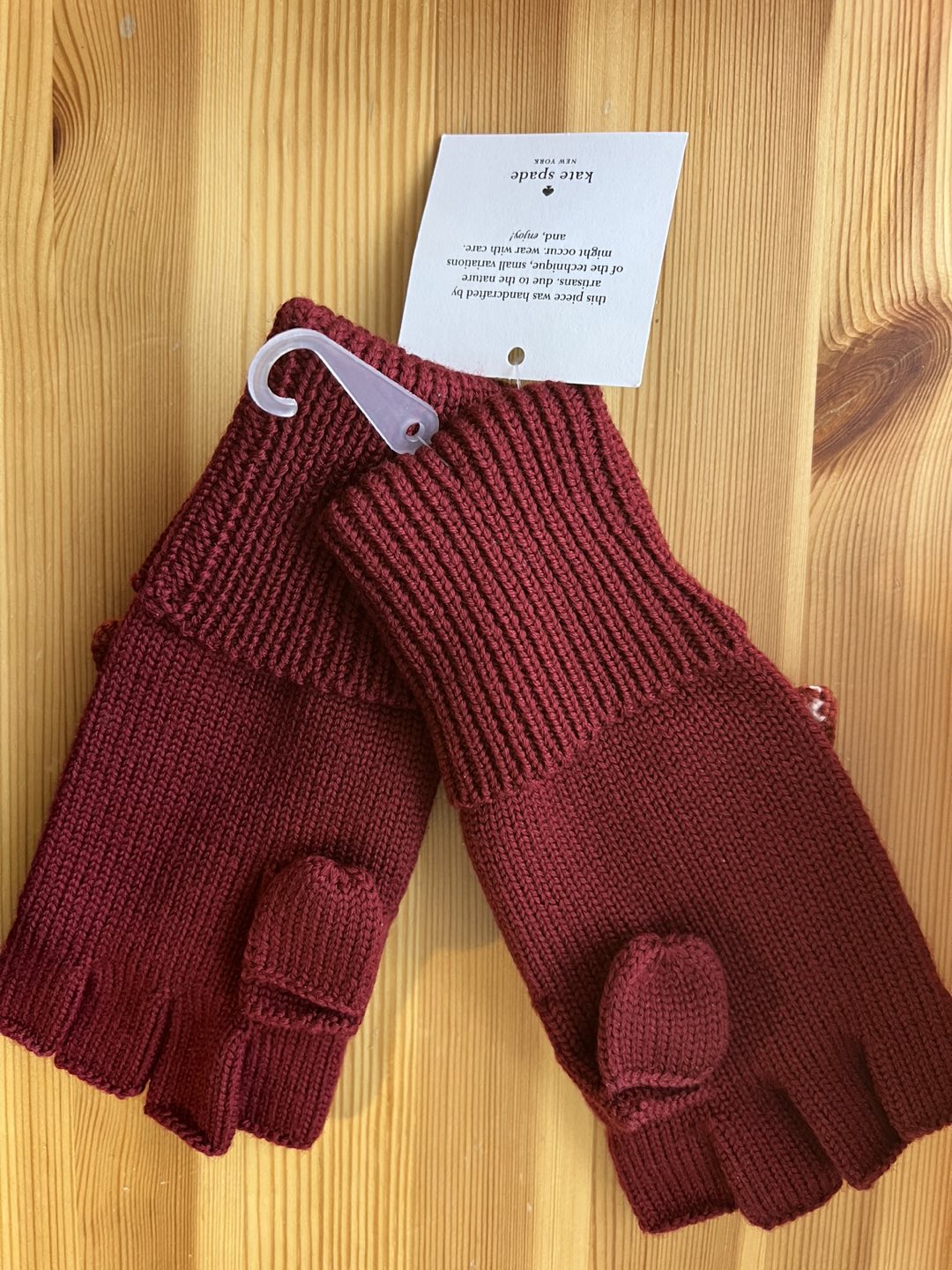 BRAND NEW gift wrapped Kate Spade wool gloves - photo 5