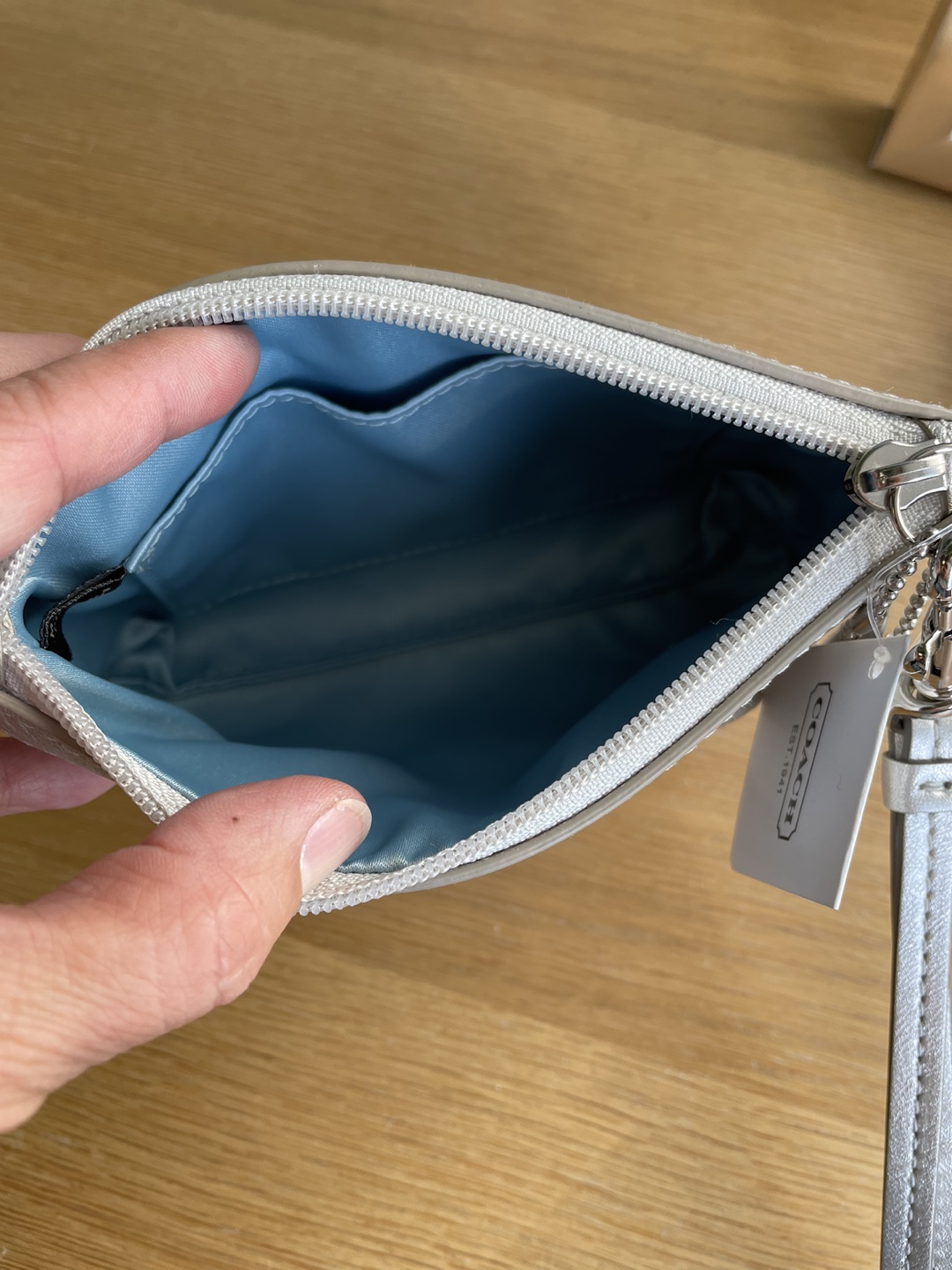 Brand new Coach Wristlet image indicator(3)