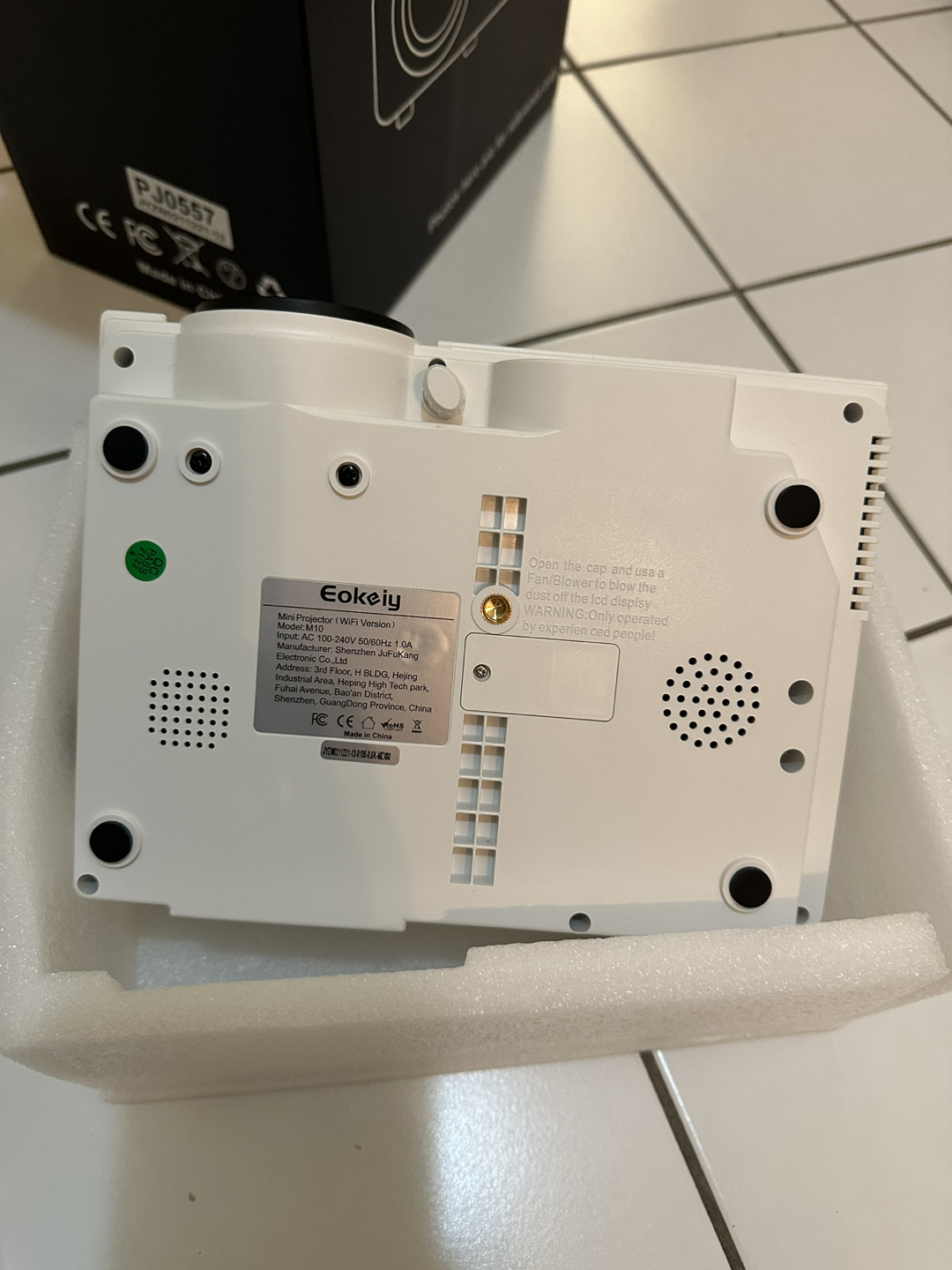 Projector with 100'' Projector Screen 1080P Full HD and WIFI - photo 4