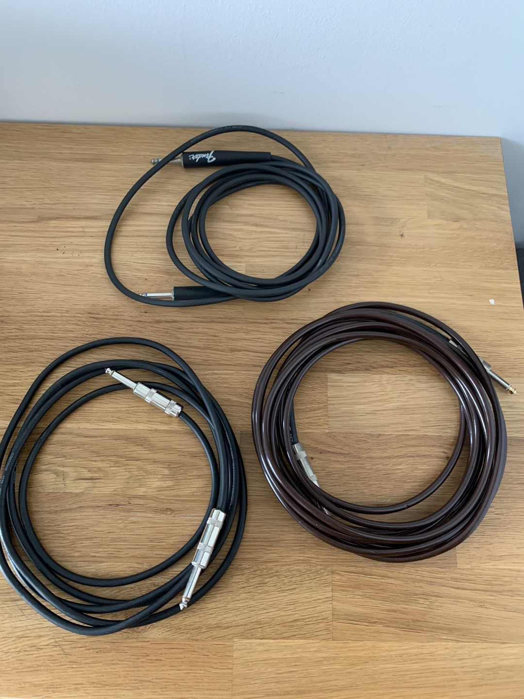 Various Mono Jack Guitar Cables